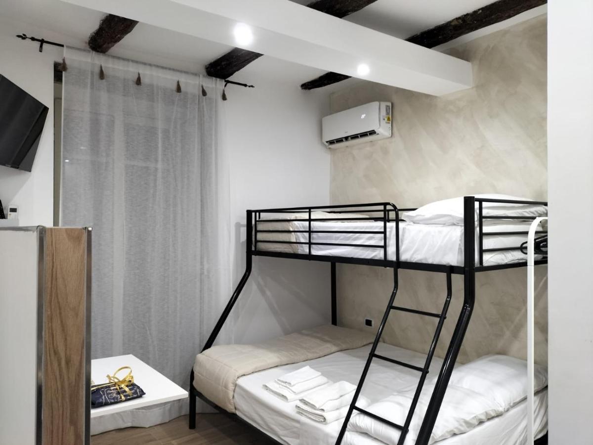 Appartement Casa Nina- Camera Capri à Naples Extérieur photo